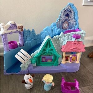 Fisher-Price Little People Frozen Ice Palace Playset - Blue, Purple, Pink, Teal